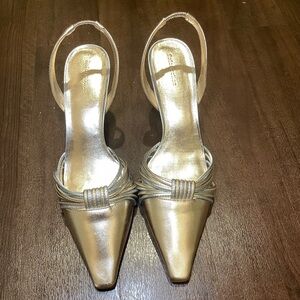 Reformation Natanya Pump Gold/Silver Size 8 NWT